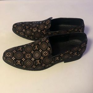 Louis Vuitton mens 10.5 shoes READ
